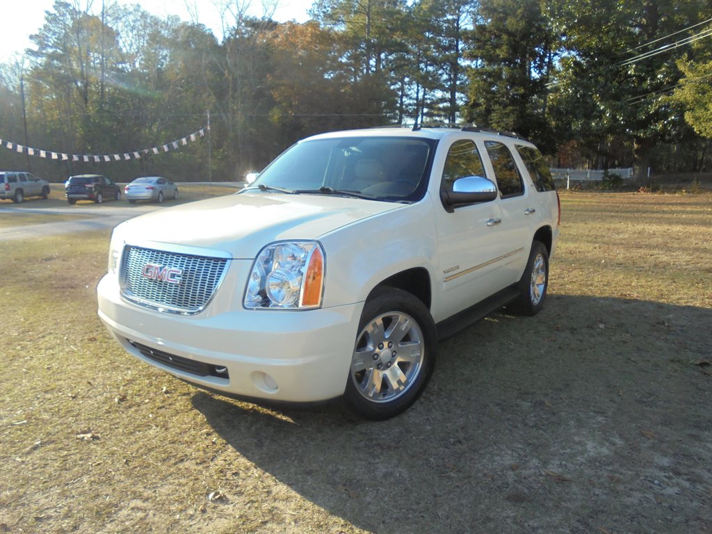 2013 GMC Yukon SLT's photo