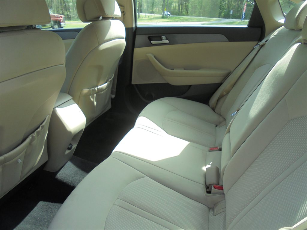 2017 Hyundai Sonata Base - Photo 6