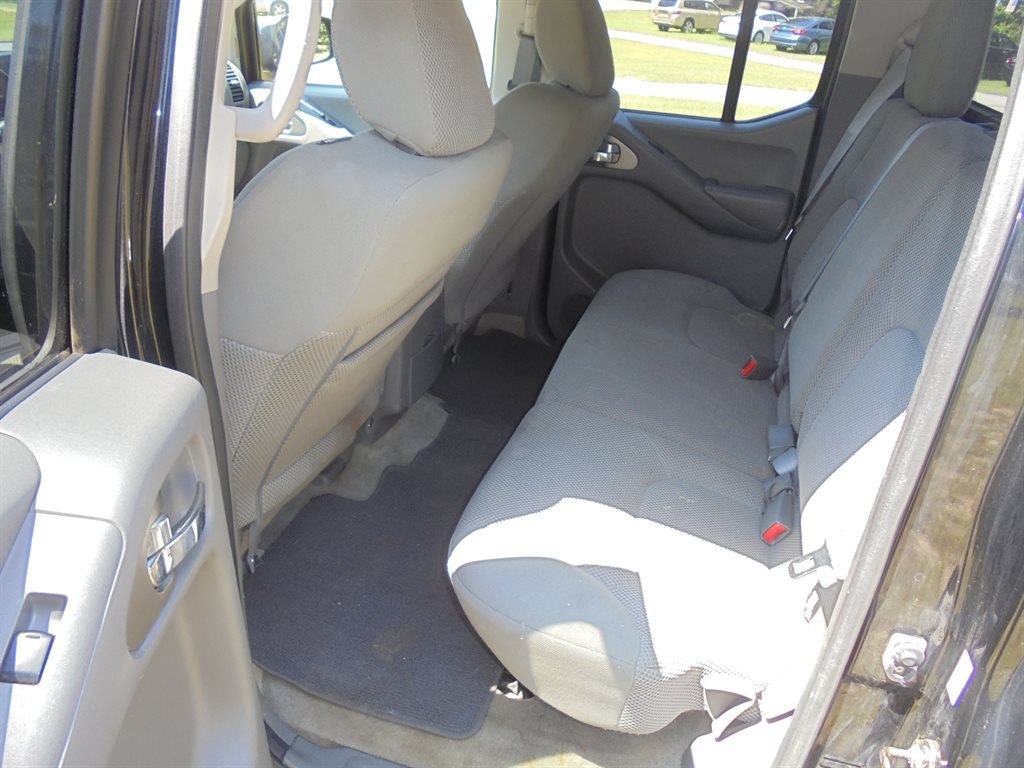 2016 Nissan Frontier SV - Photo 6