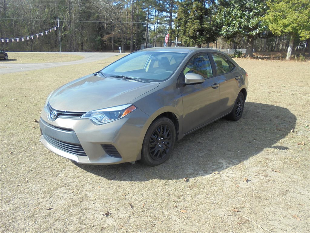2014 Toyota Corolla LE's photo