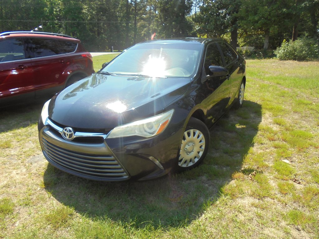2016 Toyota Camry 2.5 Auto LE's photo
